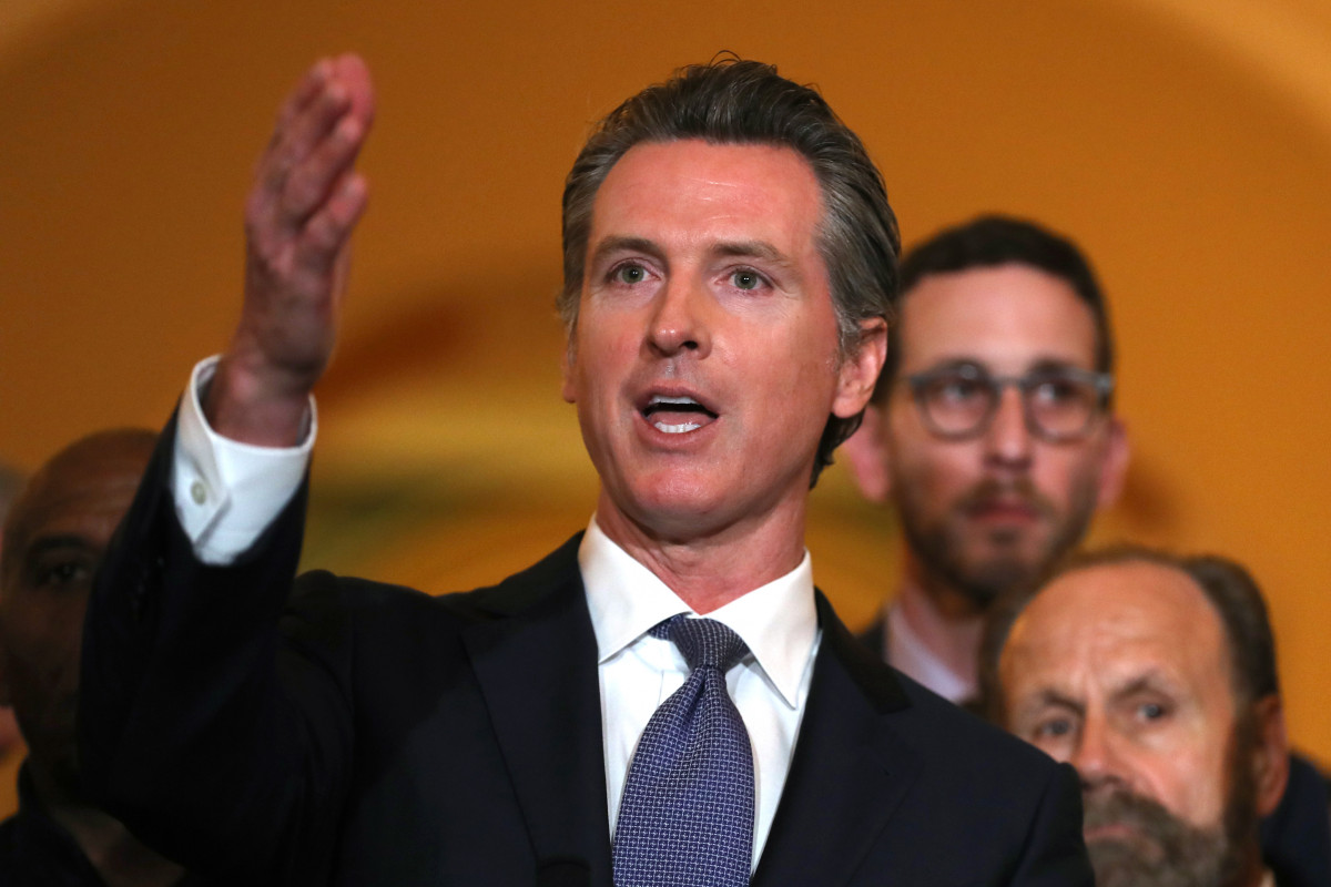 Gavin Newsom menace les universités californiennes pour leur refus de signer le pacte Trump